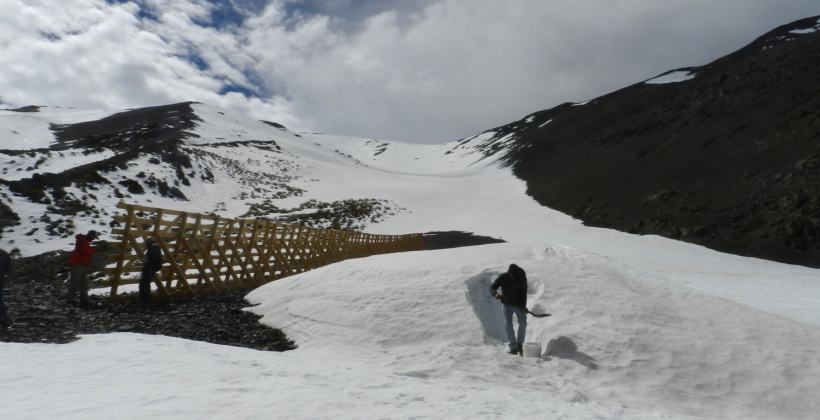 Realizan presentación sobre utilidad de barreras de nieve en Seremi de Obras Públicas de Santiago