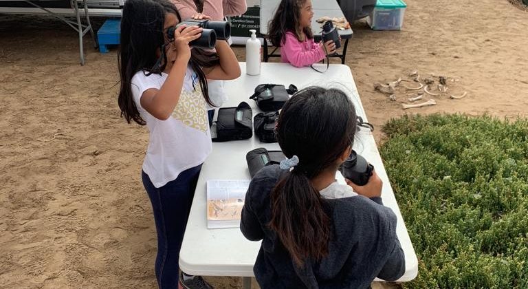 En el Día Internacional de los Humedales: Entregan kit de observación de aves de uso gratuito para la comunidad