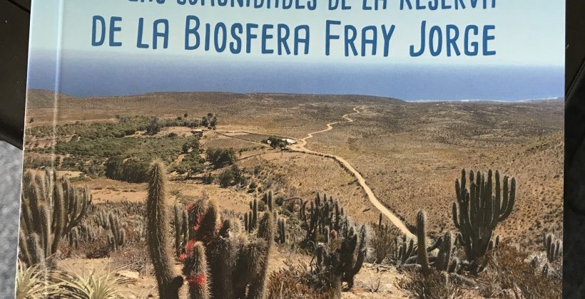 Presentan libro con la historia de comunidades agrícolas aledañas al Bosque Fray Jorge