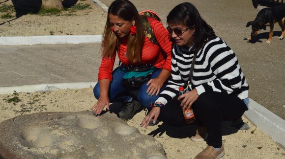 CEAZA realizó “Ruta de las piedras tacitas de Guanaqueros”