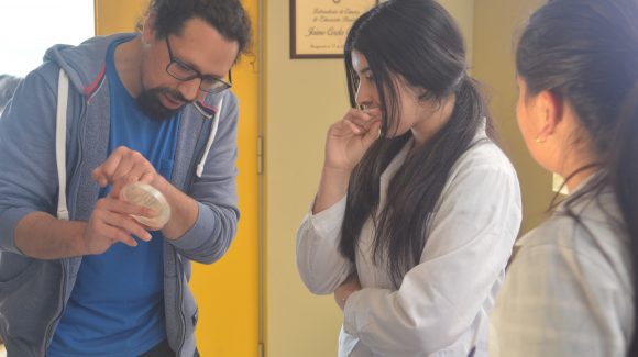 Jóvenes ponen a prueba sus conocimientos sobre genética en las Olimpiadas de Biología