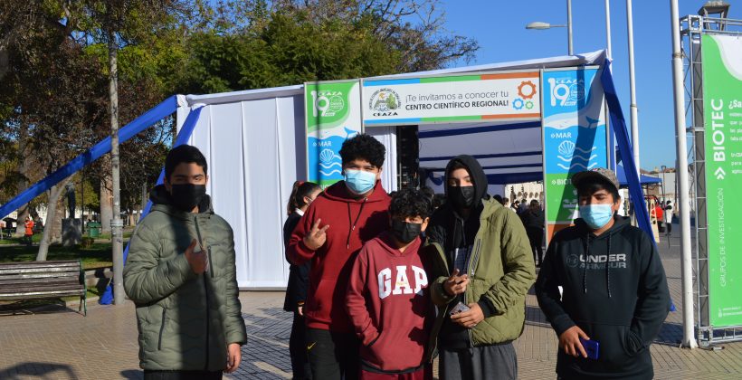 Mediante una exposición pública, CEAZA dio a conocer su trabajo a la comunidad Mediante una exposición pública, CEAZA dio a conocer su trabajo a la comunidad