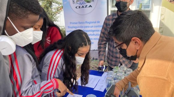 Estudiantes de liceo de Coquimbo conocieron el trabajo meteorológico y microbiológico de CEAZA